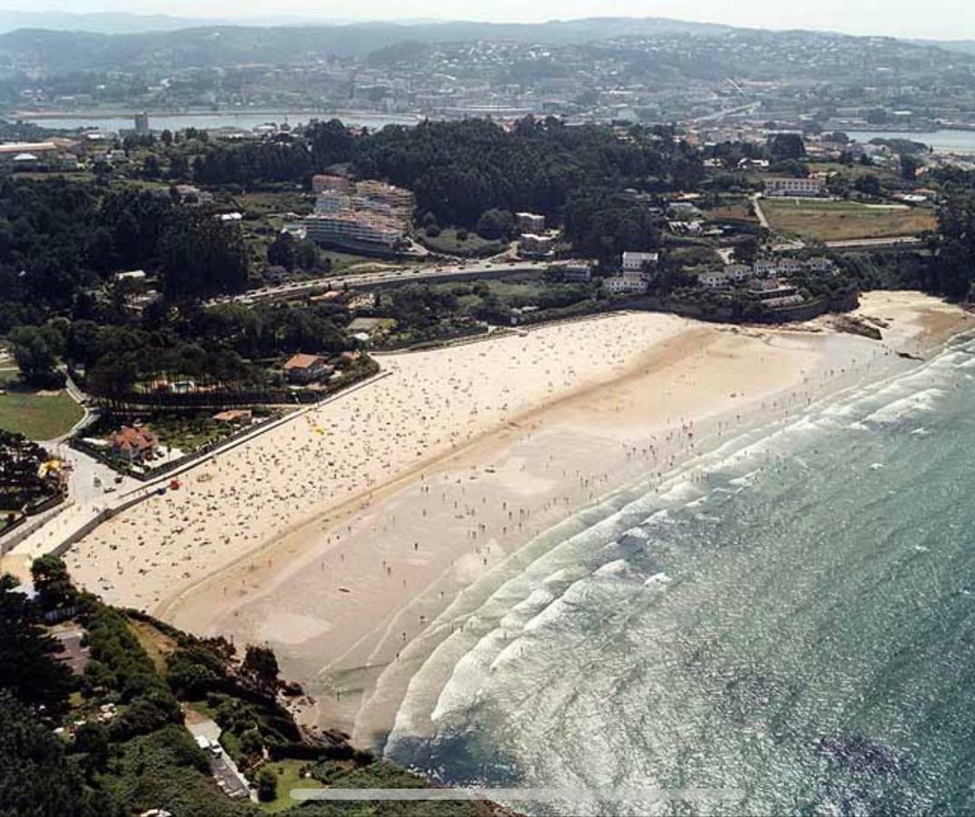 A Coruña al lado de la playa Bastiagueiro Exterior foto